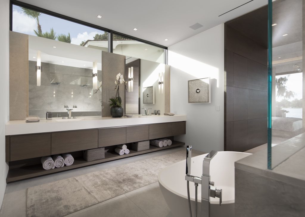 Forma House primary bathroom